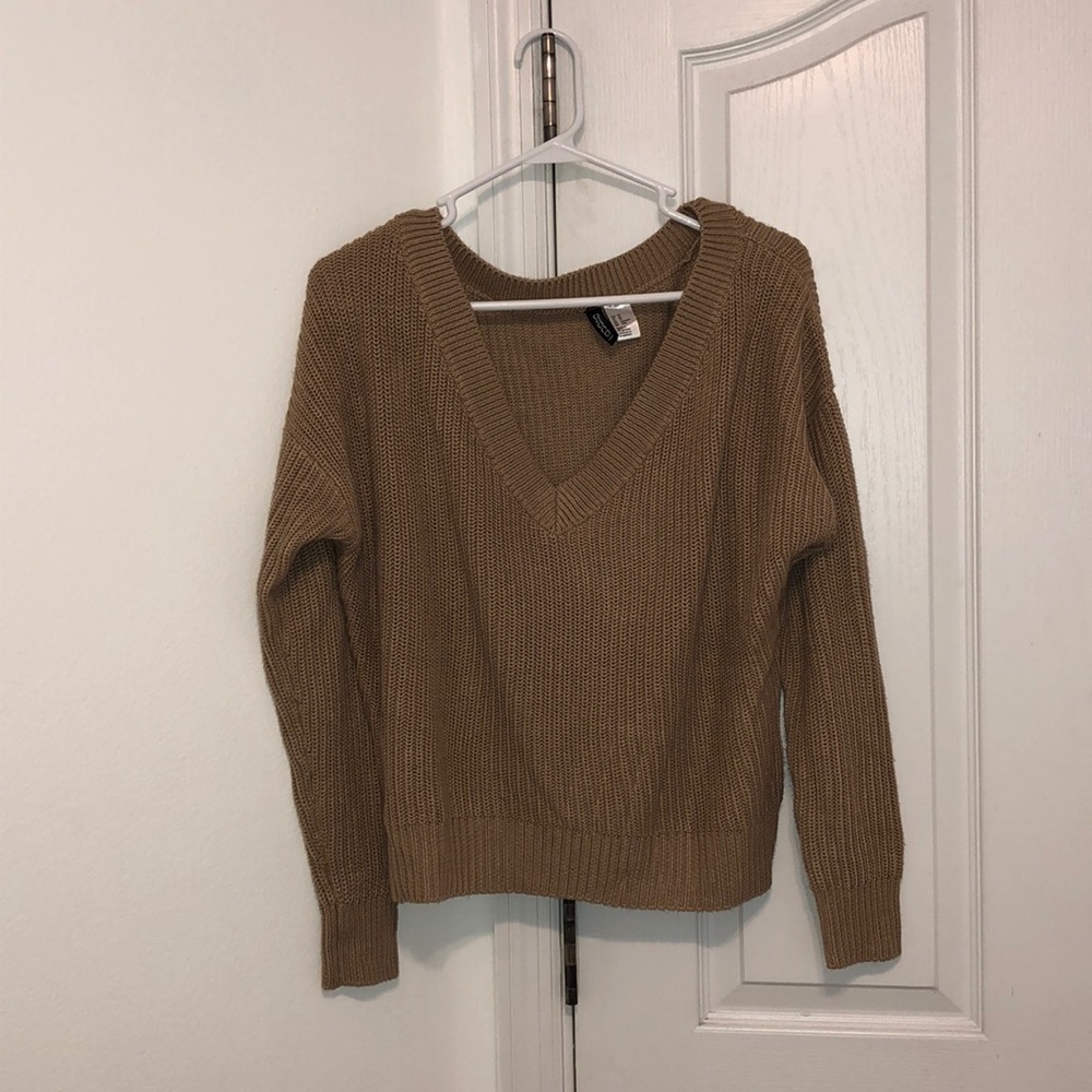 h&m v neck sweater
